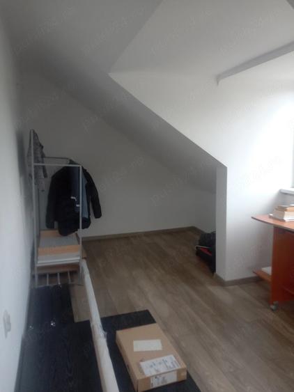 Casă cu 4 camere cu Teren 1000 Mp în Răucești