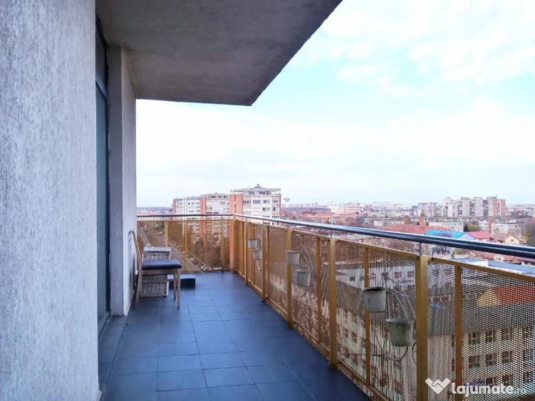 Apartament cu 3 camere decomandat în Podgoria