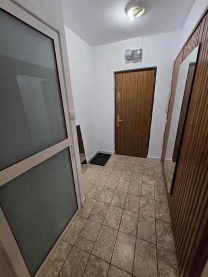 Apartament cu 3 camere decomandat în Dorobanți