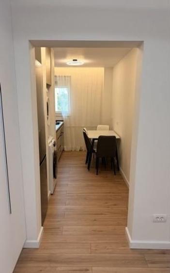 Apartament cu 3 camere decomandat, mobilat în Berceni