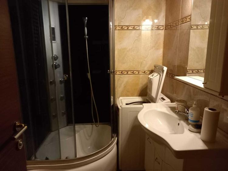 Apartament cu 3 camere decomandat în Popoveni