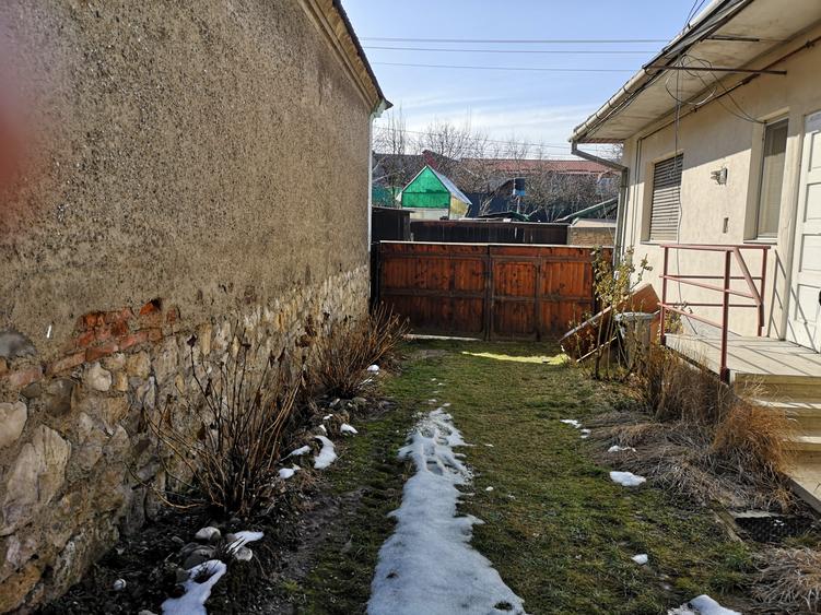 Casă individuală cu 2 camere cu Canalizare în Baciu