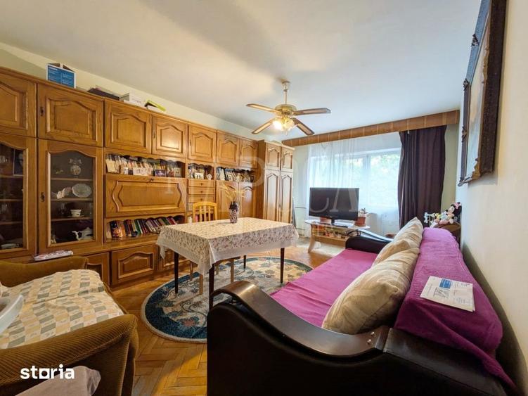 Apartament cu 3 camere decomandat în Iosia