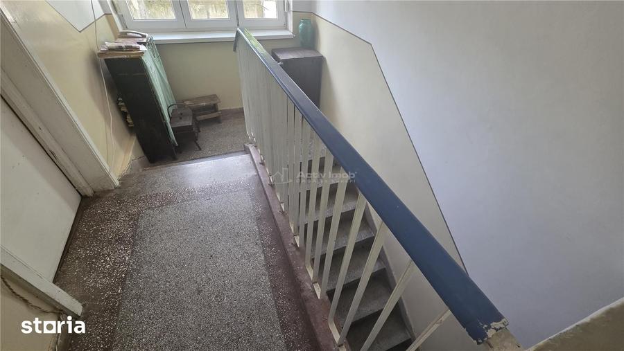 Casa P+E+beci, teren 168 mp, pretabila - locuinta, cabinete - Puskin - 11