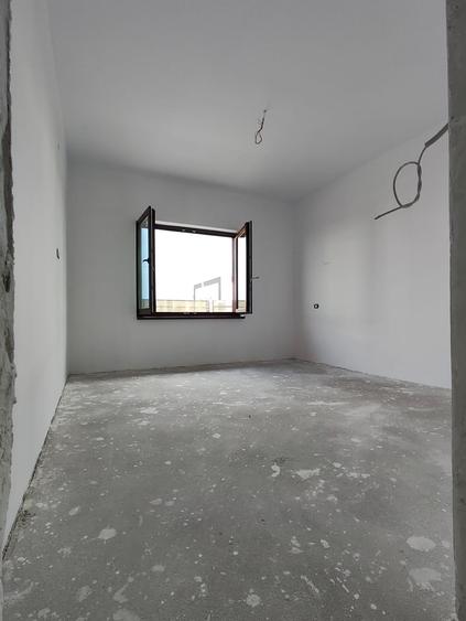 Casă cu 3 camere cu Piscina în Săbăreni