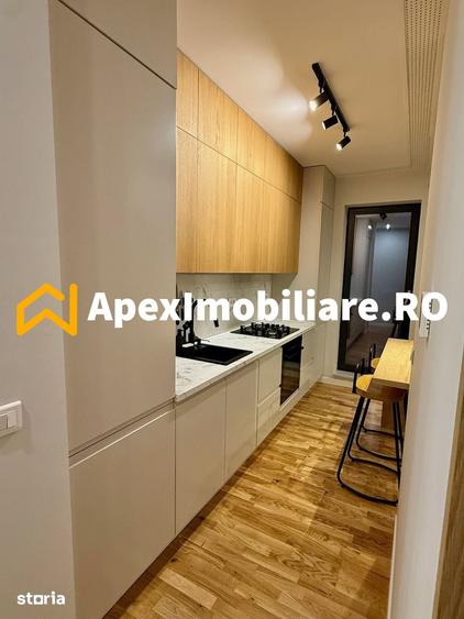 Apartament cu 3 camere semidecomandat în Dămăroaia