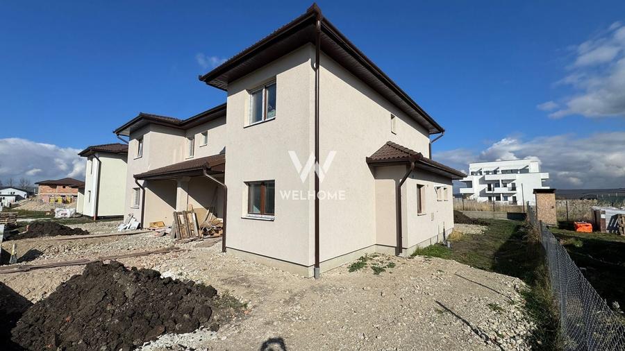 Duplex cu 5 camere cu Canalizare în Șura Mică