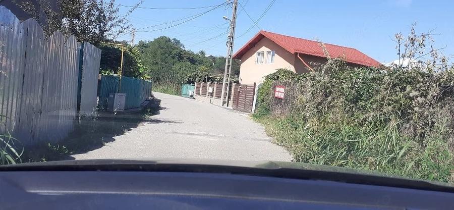 Teren de 2152 mp, în Cătina