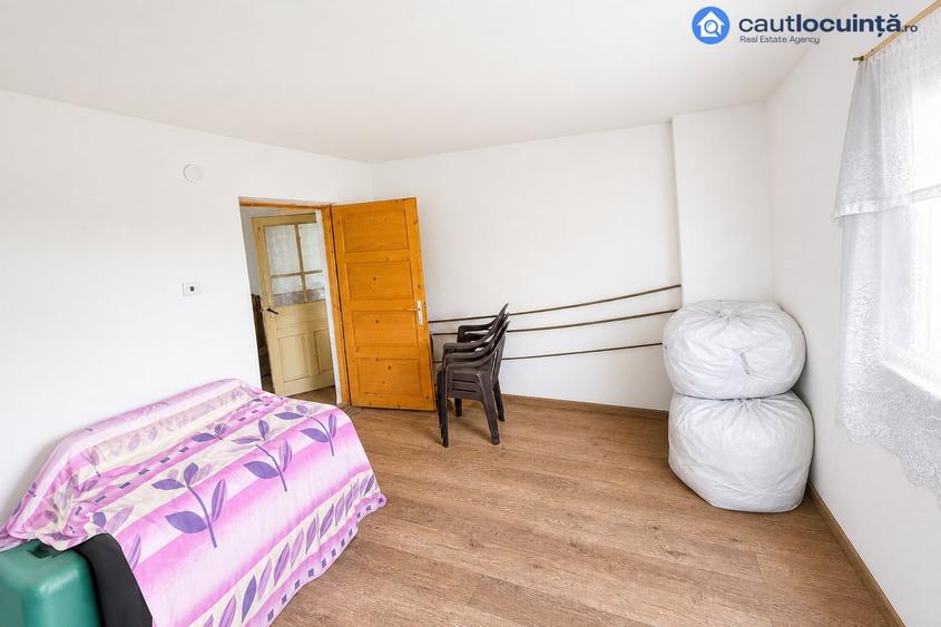 Casă cu 5 camere cu Teren 4900 Mp în Micești