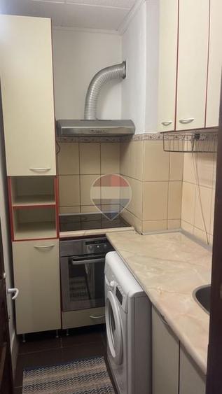 Garsonieră decomandată, mobilată în Titan