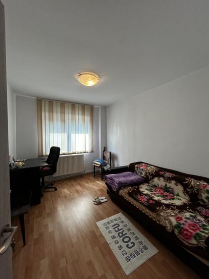 Apartament cu 3 camere decomandat, mobilat în Central
