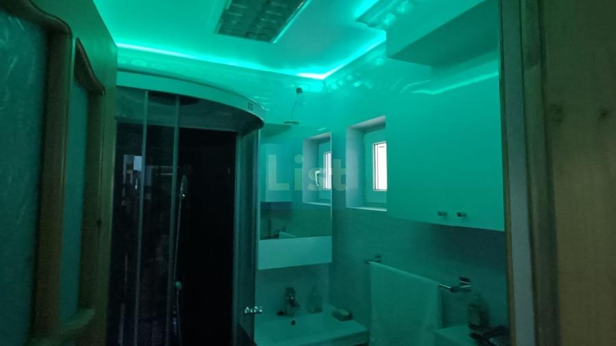 Apartament cu 4 camere decomandat, mobilat în Central