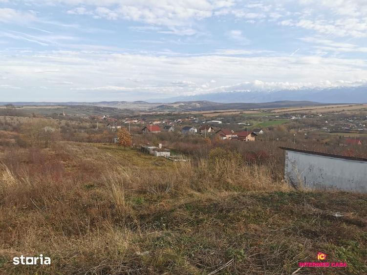 Teren de 665 mp, în Roșia