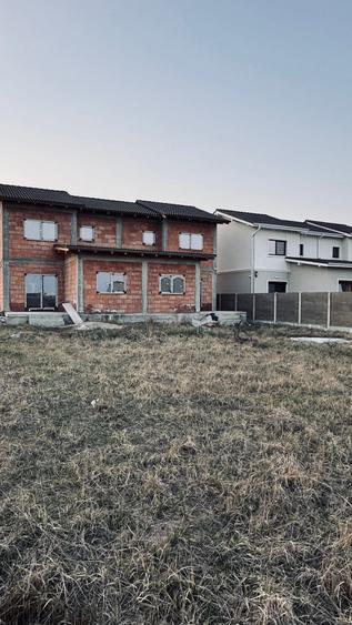 Duplex cu 4 camere cu Teren 357 Mp în Moșnița Nouă