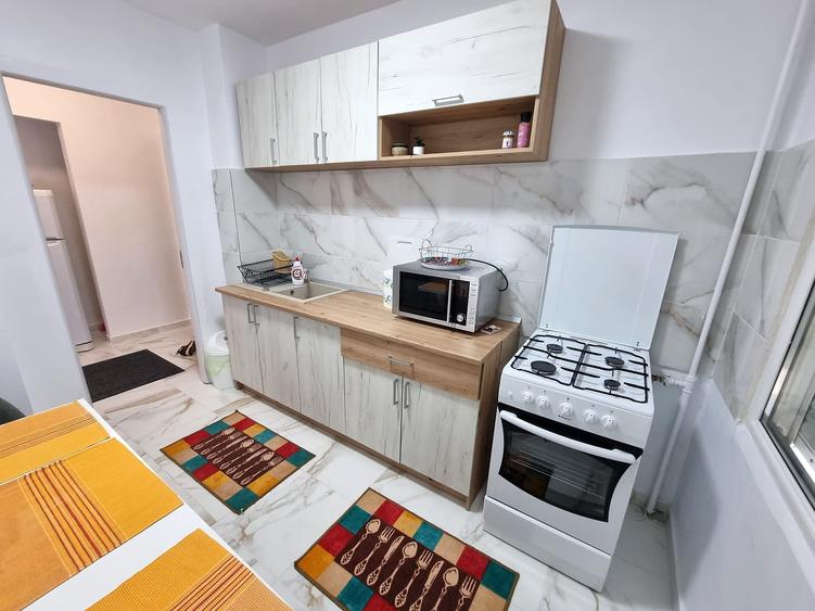Apartament cu 2 camere semidecomandat, mobilat în 1 Decembrie 1918