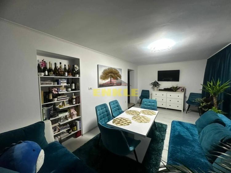 Apartament cu 2 camere decomandat în Central
