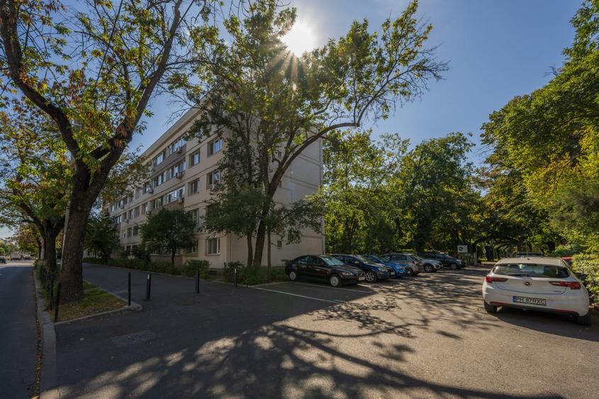 Apartament cu 2 camere semidecomandat în Giulești