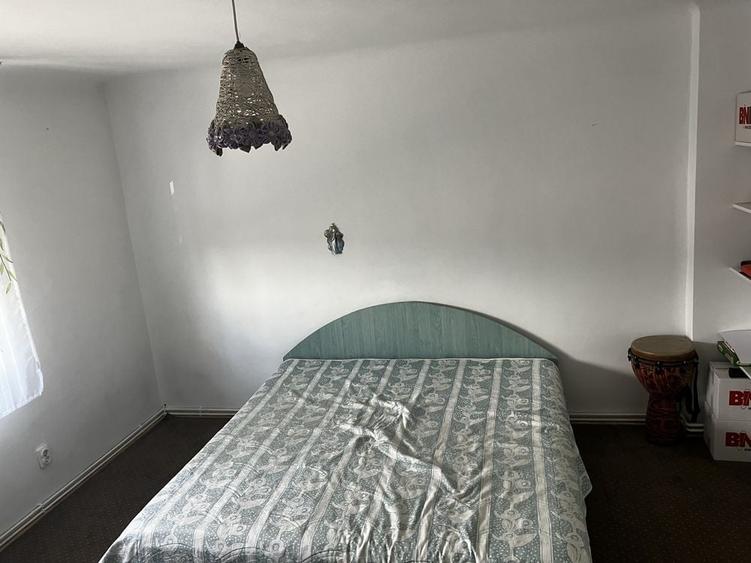 Casă cu 4 camere în Calea Poplăcii