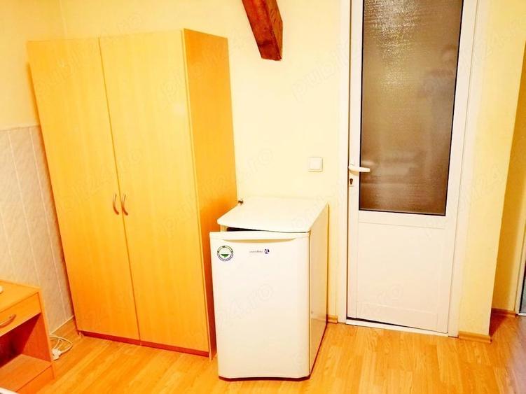 Cazare muncitori situata in zona Pia?a Traian - 8