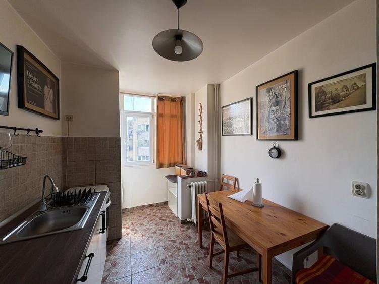 Apartament cu 3 camere decomandat, mobilat în Colentina