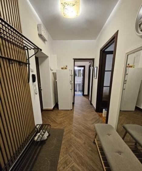 Apartament cu 2 camere decomandat, mobilat în P-ța Muncii