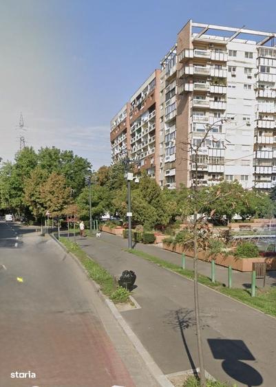 Apartament cu 4 camere decomandat în Central