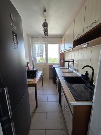 Apartament cu 3 camere semidecomandat în Dristor