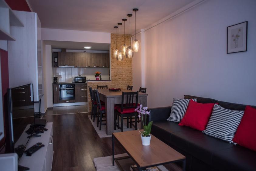 Apartament cu 3 camere decomandat în Platoul Izvor