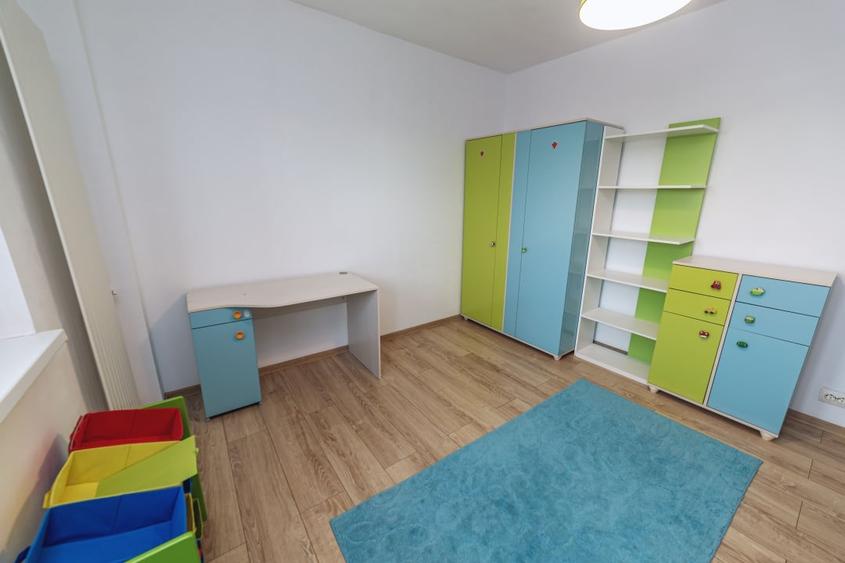 Apartament cu 3 camere decomandat, mobilat în Drumul Sării