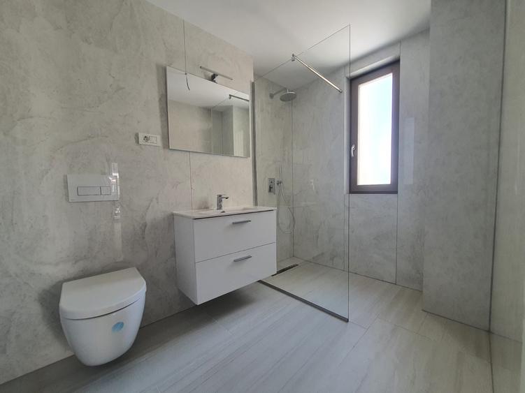 Apartament cu 3 camere decomandat în Circumvalațiunii