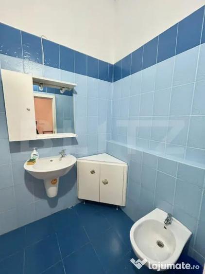 Apartament cu 5 camere semidecomandat în Central