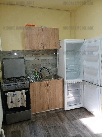 Garsonieră decomandată în Steaua
