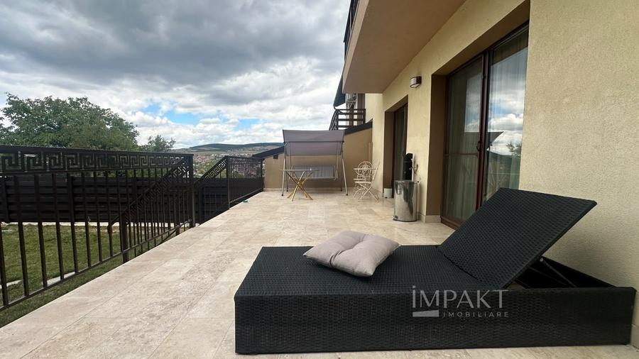 Casă individuală cu 4 camere decomandat cu Piscina în Gruia
