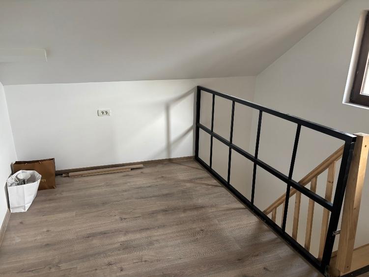 Casă individuală cu 5 camere cu Canalizare în Central