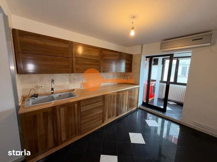 Apartament cu 4 camere în Crângași