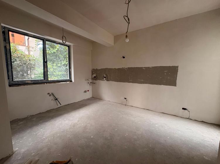 Duplex cu 4 camere cu Canalizare în Străulești