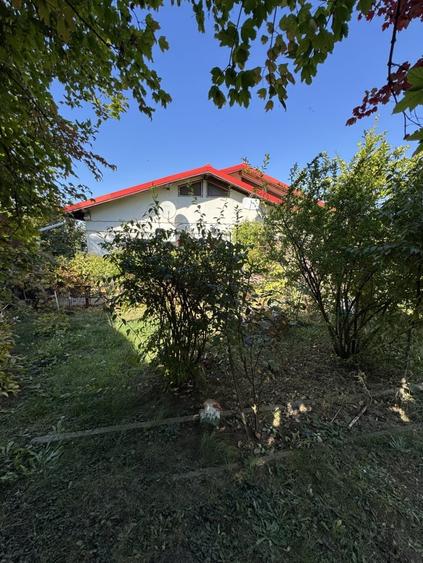 Casă individuală cu 6 camere cu Teren 1570 Mp în Seciu