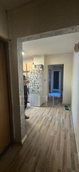 Apartament cu 3 camere semidecomandat în Grigorescu