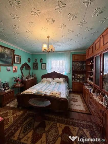 Casă cu 5 camere cu Teren 130 Mp în Lascăr Catargiu