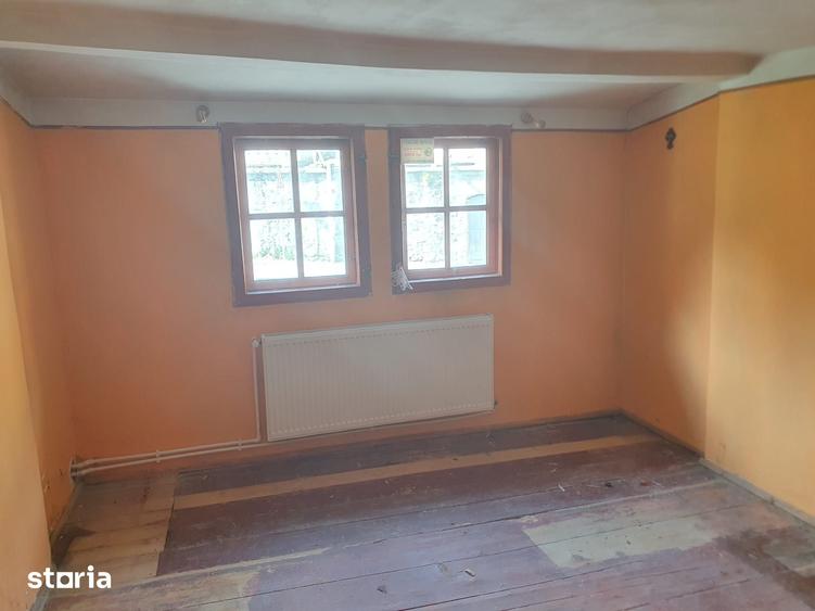 Casă cu Teren 327 Mp în Central