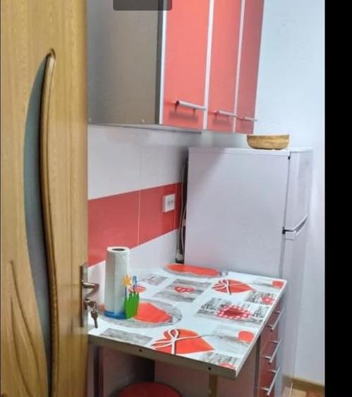 Apartament cu 2 camere semidecomandat în
