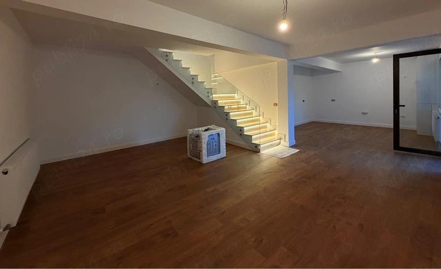 Casă cu 5 camere cu Teren 230 Mp în Central