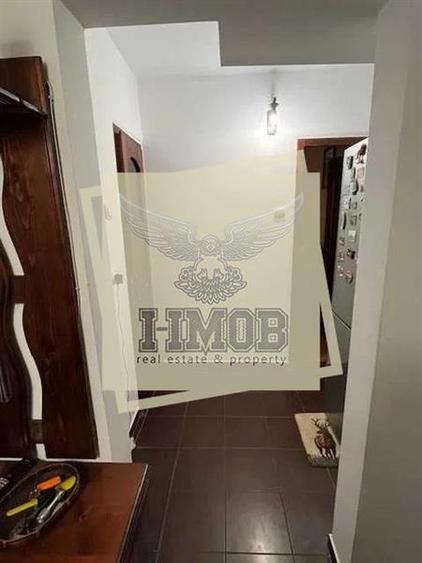 Apartament cu 3 camere decomandat, mobilat în Vasile Aaron