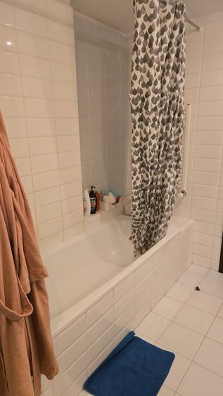 Apartament cu 4 camere decomandat în Capitale