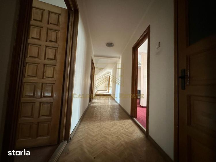 Casă cu Teren 650 Mp în Centrul Civic