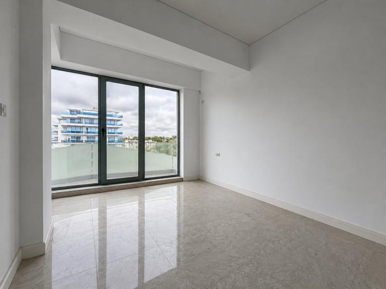 Apartament cu 3 camere decomandat în Mamaia