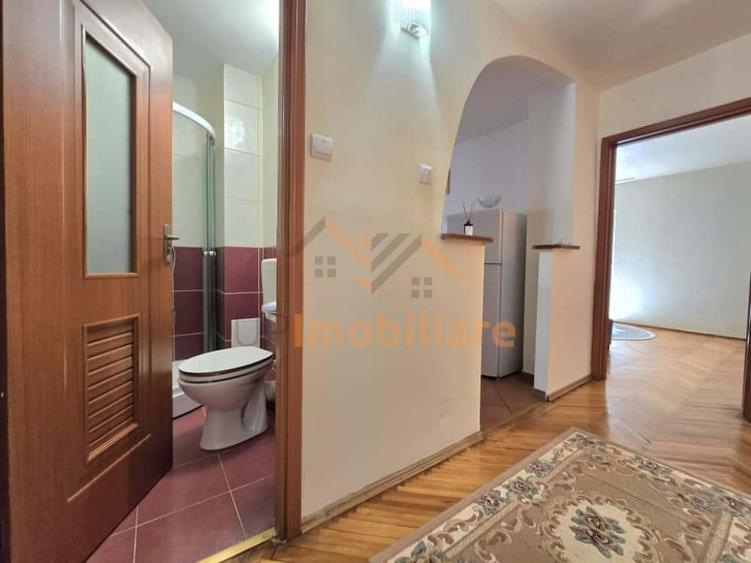 Apartament cu 3 camere decomandat în Decebal