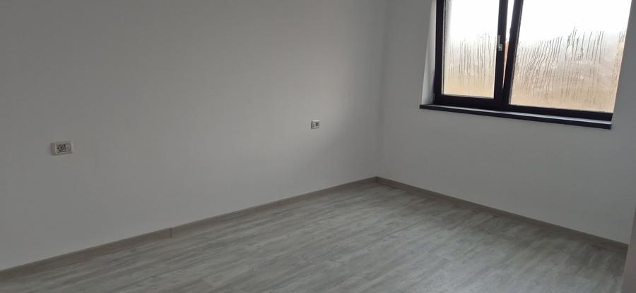 Casă cu 3 camere în Ciurbești