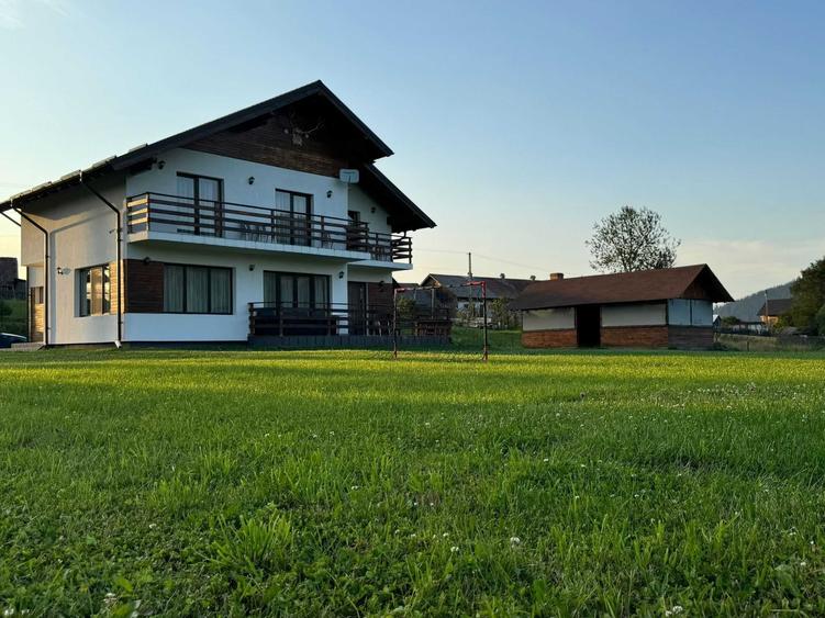 Casă cu 4 camere în Panaci