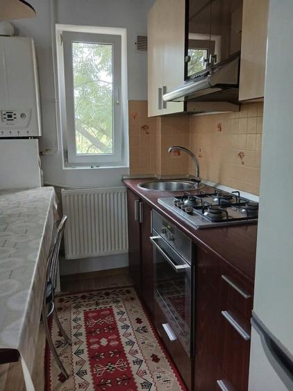 Apartament cu 3 camere decomandat, mobilat în Păcurari